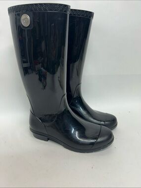 Ugg Women's Shaye Rain size 6